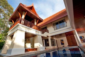 Talay Sawan Bang Saray, บ้านในบางเสร่, นาจอมเทียน