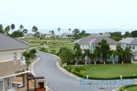 Baan Talay Pattaya, บ้านในบางเสร่, นาจอมเทียน