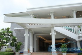 Baan Talay Pattaya, บ้านในบางเสร่, นาจอมเทียน