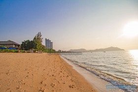 ขายที่ดินฝั่งทะเลบางเสร่ ห่างหาด 300 เมตร - ที่ดินสำหรับขายในบางเสร่, นาจอมเทียน
