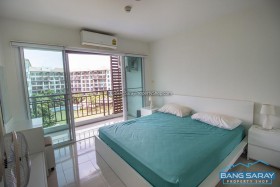 ขายคอนโด 1 ห้องนอน ห้องมุม วิวสระว่ายน้ำ - 1 ห้องนอนคอนโดสำหรับขายในบางเสร่, นาจอมเทียน