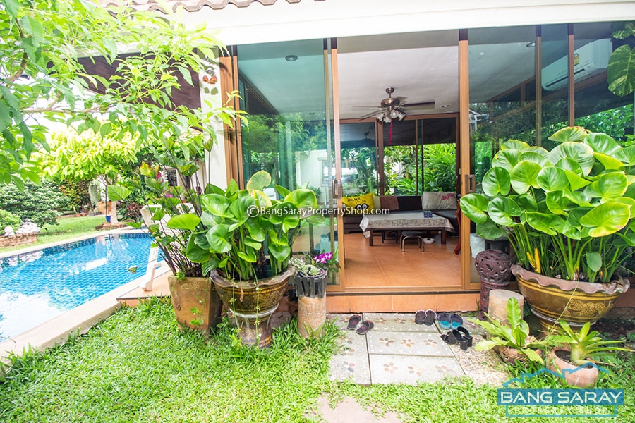 Two Storey Pool Villa for Sale in Na Jomtien - Bang Saray. บ้าน  สำหรับขาย