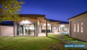 ขายบ้านใหม่ Pool Villa สไตล์รีสอร์ท พร้อมเฟอร์นิเจอร์ - 3 ห้องนอนบ้านสำหรับขายในห้วยใหญ่, นาจอมเทียน