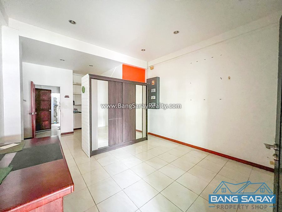 Corner unit Shophouse for Sale in Bang Saray Beachside อาคารพาณิชย์  สำหรับขาย