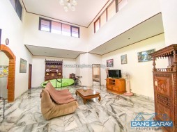 ขายบ้านเดี่ยวฝั่งทะเล เดินลงหาดได้ - 3 ห้องนอนบ้านสำหรับขายในนาจอมเทียน, นาจอมเทียน