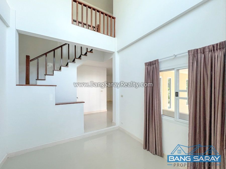 Two Story Corner plot for sale. Only 1.5km from the beach บ้าน  สำหรับขาย