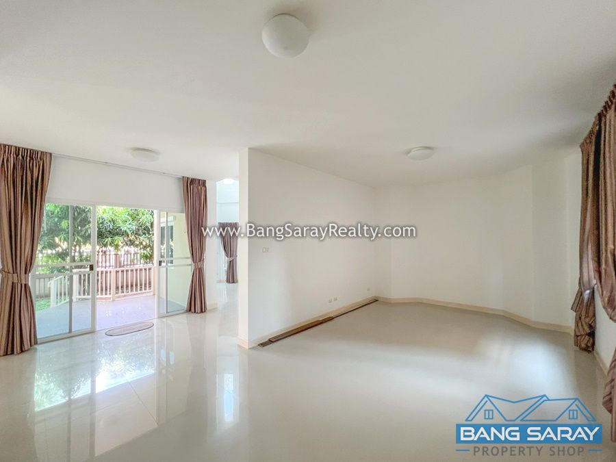 Two Story Corner plot for sale. Only 1.5km from the beach บ้าน  สำหรับขาย