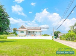 บ้าน 2 ชั้นรีโนเวทใหม่ รายล้อมไปด้วยวิวเขาสัตหีบ - 5 ห้องนอนบ้านสำหรับขายในสัตหีบ, นาจอมเทียน