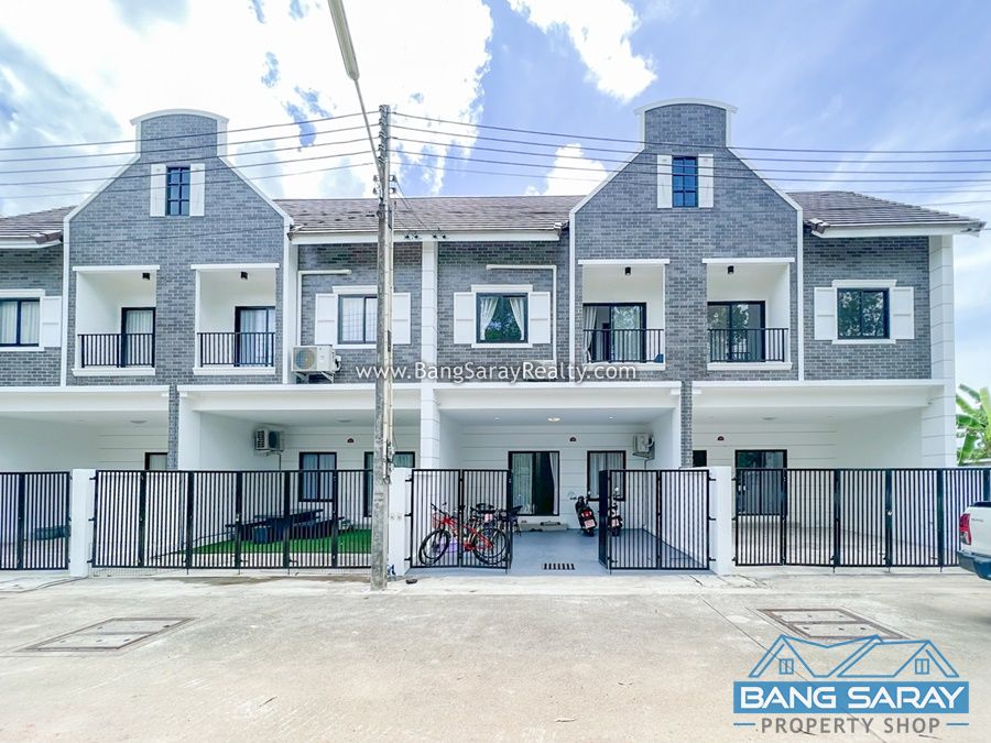 Town Home for Sale in Beachside Bang Saray บ้าน  สำหรับขาย