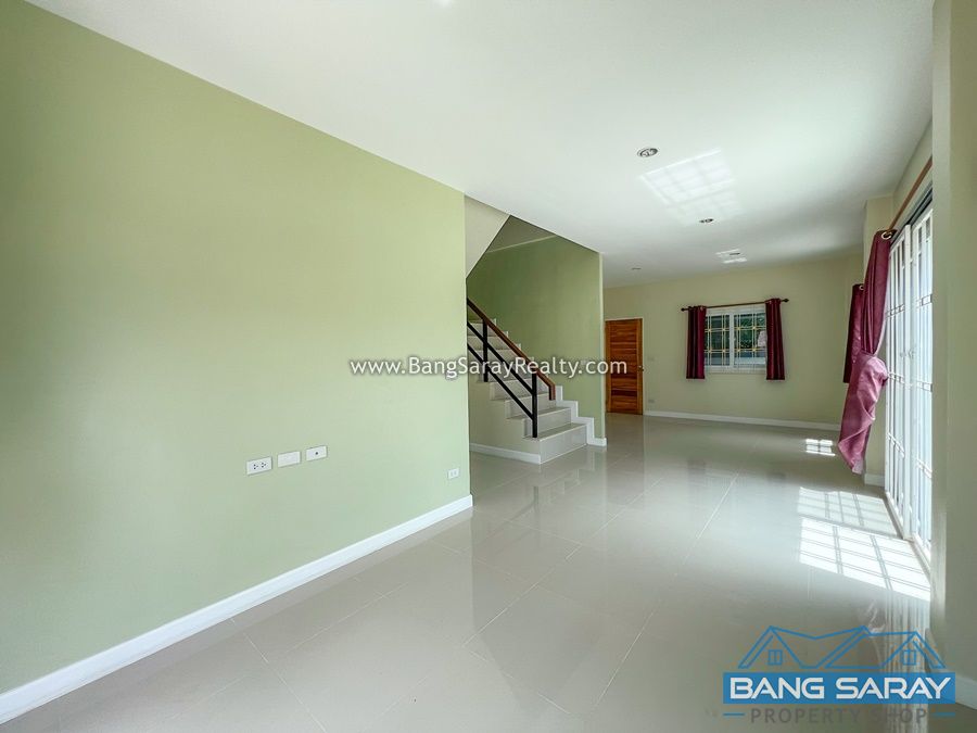 Town Home for Sale near NongNuch Garden บ้าน  สำหรับขาย