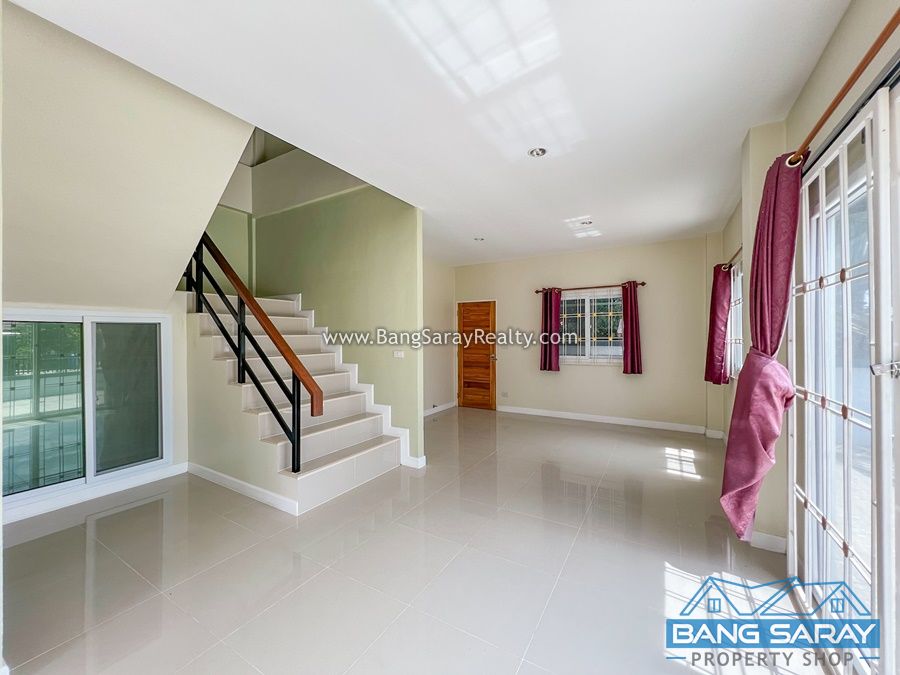 Town Home for Sale near NongNuch Garden บ้าน  สำหรับขาย