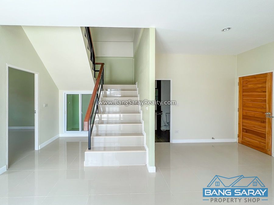 Town Home for Sale near NongNuch Garden บ้าน  สำหรับขาย