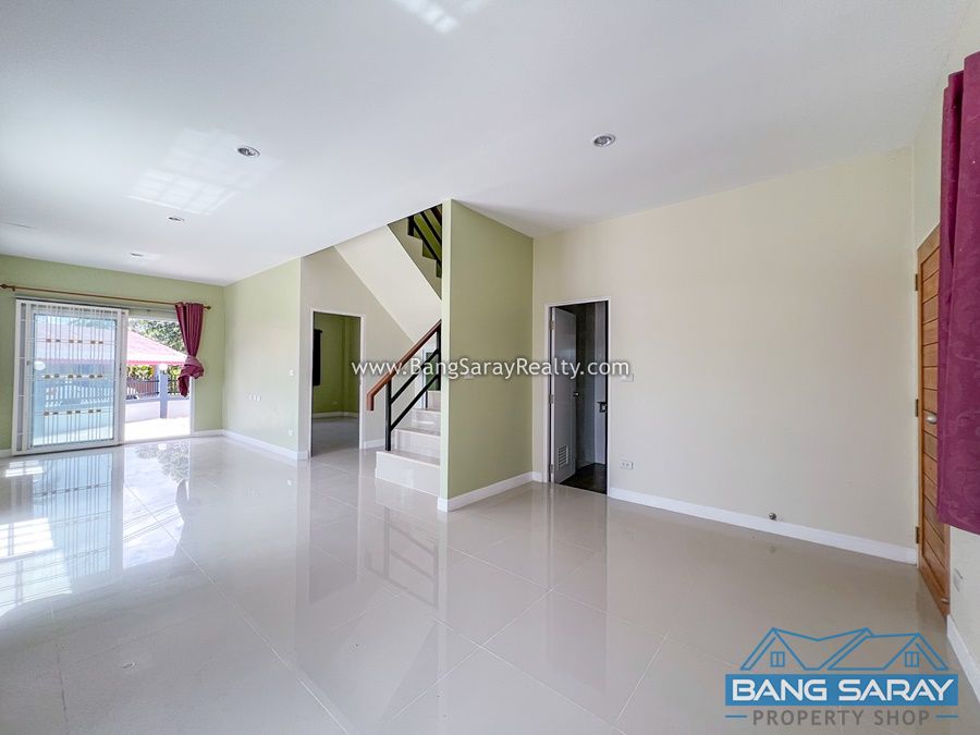 Town Home for Sale near NongNuch Garden บ้าน  สำหรับขาย