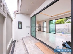 พูลวิล่า ทรง Modern Tropical ไม่อยู่ในโครงการ - 2 ห้องนอนบ้านสำหรับขายในบางเสร่, นาจอมเทียน