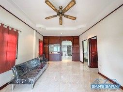  ขายบ้านเดี่ยวฝั่งทะเลบางเสร่ - 2 ห้องนอนบ้านสำหรับขายในบางเสร่, นาจอมเทียน