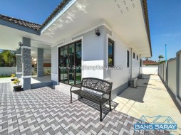 ขาย Pool Villa สร้างใหม่ ใกล้แหล่งท่องเที่ยว - 3 ห้องนอนบ้านสำหรับขายในบางเสร่, นาจอมเทียน