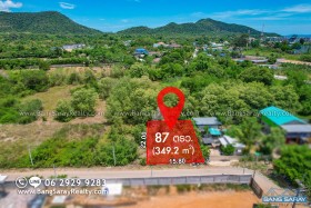 ขายที่ดิน ฝั่งทะเลบางเสร่ ที่สวย มีวิวภูเขาล้อม - ที่ดินสำหรับขายในบางเสร่, นาจอมเทียน