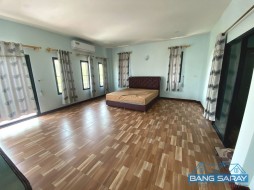 บ้านบางเสร่ ฝั่งทะเล 2 ชั้น ปลูกสร้างเอ - 5 ห้องนอนขึ้นไปบ้านสำหรับขายในบางเสร่, นาจอมเทียน