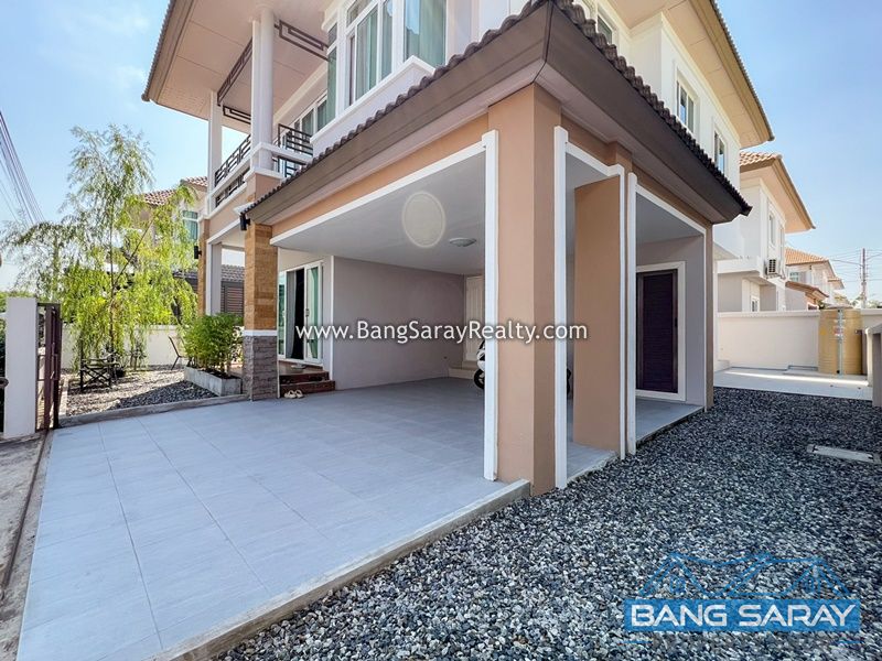 Spacious 2-Storey Detached House with Communal Pool บ้าน  สำหรับเช่า