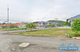 ขายที่ดินเปล่าสัตหีบ ในหมู่บ้าน มี รปภ. ใกล้แม็คโคร - ที่ดินสำหรับขายในสัตหีบ, นาจอมเทียน