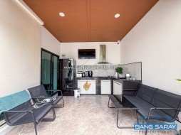 บ้านเดี่ยวหลังมุม วิวภูเขา สระส่วนตัว รีโนเวทใหม่ทั้งหลัง - 4 ห้องนอนบ้านสำหรับขายในบางเสร่, นาจอมเทียน