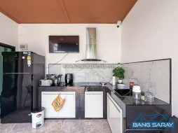 บ้านเดี่ยวหลังมุม วิวภูเขา สระส่วนตัว รีโนเวทใหม่ทั้งหลัง - 4 ห้องนอนบ้านสำหรับขายในบางเสร่, นาจอมเทียน