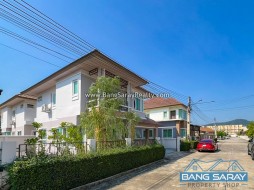 ให้เช่าบ้านเดี่ยว 2 ชั้น มีสระว่ายน้ำส่วนกลาง - 3 ห้องนอนบ้านสำหรับเช่าในบางเสร่, นาจอมเทียน