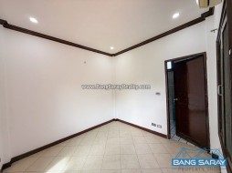 บ้านเดี่ยวหลังมุม พร้อมสระว่ายน้ำ บางเสร่ตะวันออก - 4 ห้องนอนบ้านสำหรับขายและให้เช่าในบางเสร่, นาจอมเทียน