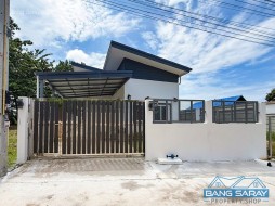 ให้เช่าบ้านสร้างใหม่ ฝั่งทะเลบางเสร่  - 2 ห้องนอนบ้านสำหรับเช่าในบางเสร่, นาจอมเทียน