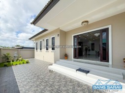บ้านเดี่ยวสร้างใหม่ บางเสร่ ใกล้ถนนสุขุมวิทเพียง 1 กม. - 3 ห้องนอนบ้านสำหรับขายในบางเสร่, นาจอมเทียน